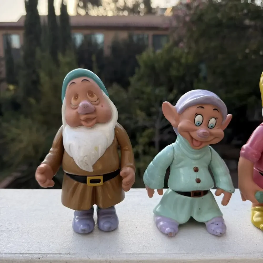Vintage Walt Disney Seven Dwarves Rubber PVC Toys Squeaker 7 Dwarfs Snow White